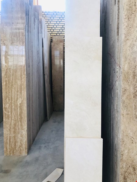 انواع سنگ - عرضه و فروش انواع سنگ ساختمانی نما ( تراورتن _ مرمریت _ چینی . ..)