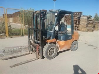 خرید و فروش تجهیزات و ماشین آلات -یزدلیفتراک 