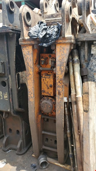 لوازم یدکی ماشین آلات معدنی راهسازی