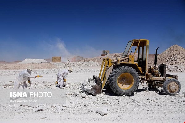 فروش کائولن کلوخه از معدن / فروش مواد معدنی 