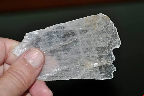 ژیپس (Gypsum) – مستقیم از معدن، با خلوص بالا! 💎