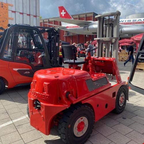 خدمات تعمیرات - قطعات و تعمیرات لیفتراک لینده