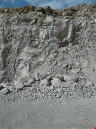 پیمانکار بهره برداری از معدن سنگ لاشه آهکی