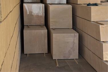 سنگ ساختمانی تراورتن و مرمریت