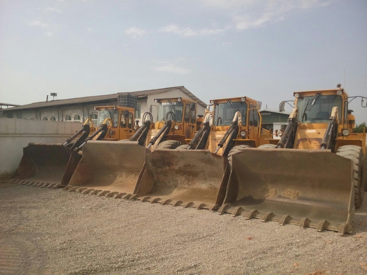 خرید و فروش صنعتی فروش انواع لودر ولوو