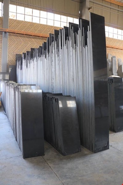 سنگ گرانیت مشکی نطنز