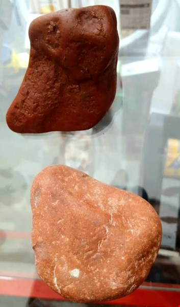 سنگهای قیمتی تراش نخورده