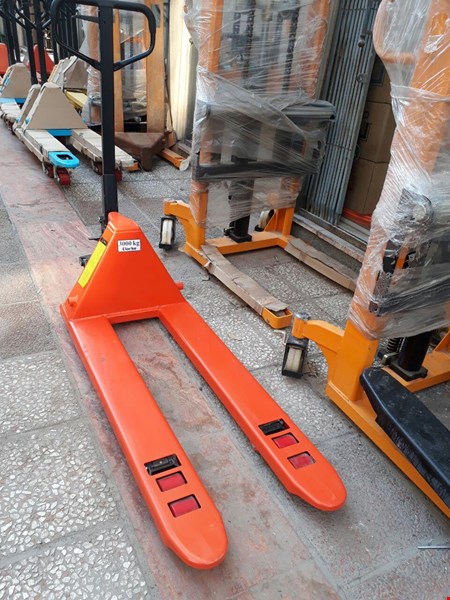 خدمات اجاره-جک پالت دوتن اجاره ای