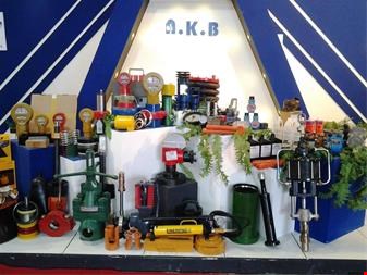 خرید و فروش  تجهیزات حفاری-تامین قطعات دکل حفاری خشکی و دریایی 