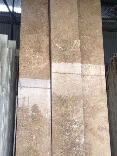 سنگ ساختمانی تراورتن و مرمریت و چینی و... با قیمت کارخانه 