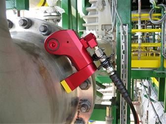 خدمات ابزار الات تجهیزات پالایشگاه و نیروگاهی پتروشیمی