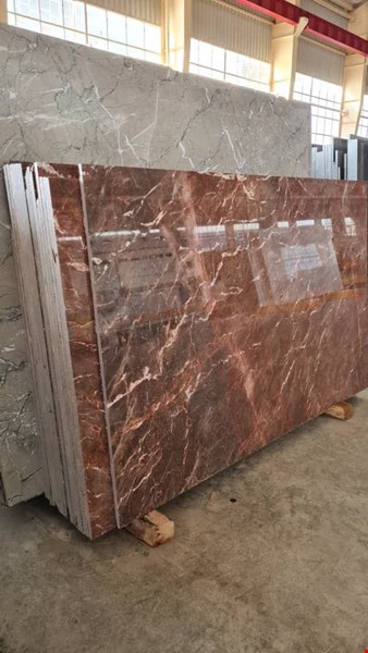 فروش فوری معدن دولومیت مشکی و معدن پر طاووسی قرمز